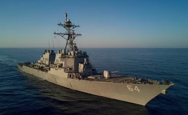 Pentagoni njofton paktin e ri ushtarak 10-vendesh për të luftuar kërcënimet në Detin e Kuq – pas një morie sulmesh në anijet tregtare