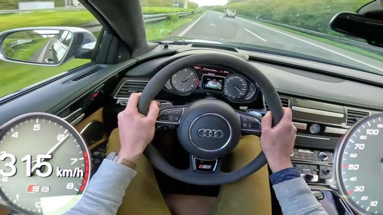 Shikojeni këtë Audi S8 Plus që “shpërtheu me shpejtësi” në një autostradë të Gjermanisë