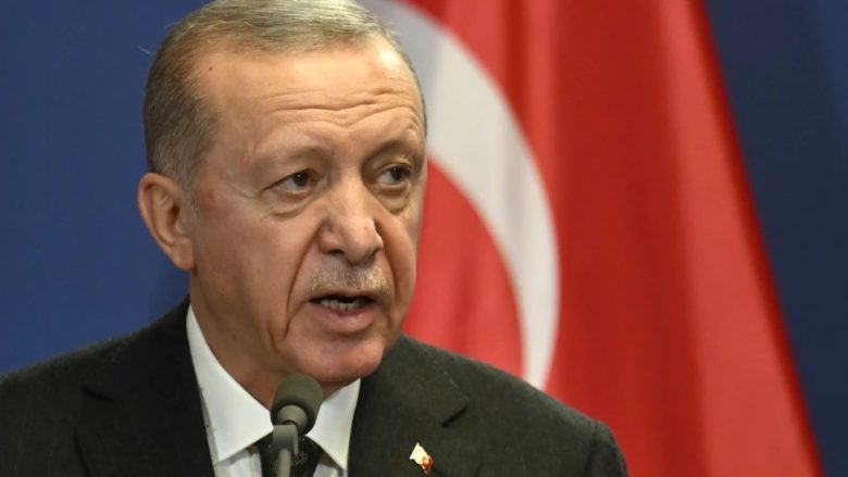 Erdogan thotë se “sinjalet nga SHBA dhe Kanadaja mund të ndihmojnë rreth çështjes së anëtarësimit të Suedisë në NATO”