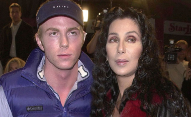 Cher kërkon kujdestarinë e djalit të saj 47-vjeçar: Cila është arsyeja?