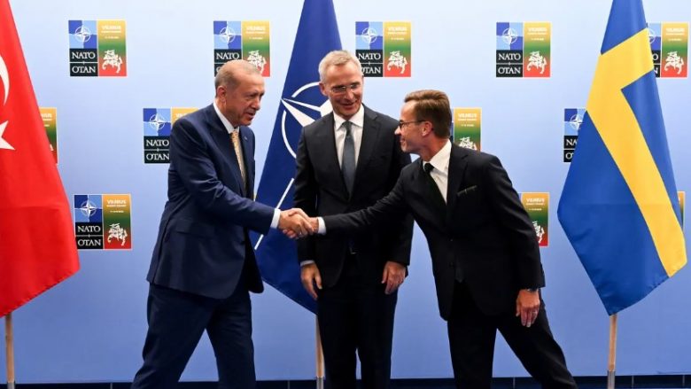 Pse pikërisht tani Turqia po heq dorë nga bllokimi i anëtarësimit të Suedisë në NATO?