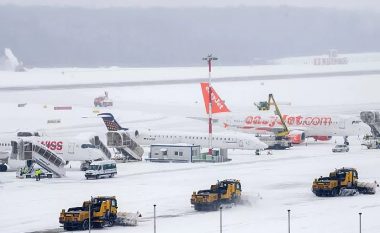 Në njërin prej tyre, pista pastrohet në vetëm 11 minuta – pse disa aeroporte e përballojnë borën më mirë se të tjerët?