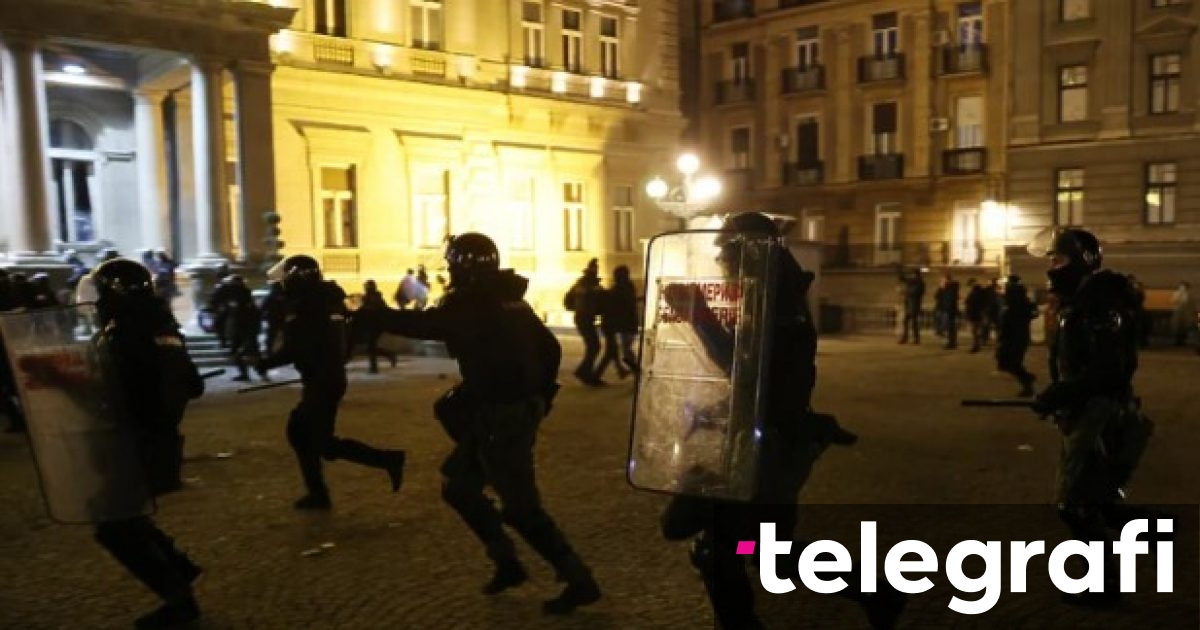 Opozita akuzon Vuçiqin se ka dërguar huliganë në protesta për të nxitur reagimin e policisë