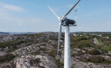 Turbina e erës, prej drurit, më e lartë në botë vendoset në Suedi