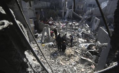 Të paktën 68 të vrarë nga sulmi izraelit në kampin e refugjatëve në Gaza, thotë Hamasi