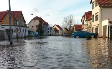 Shi gati pa pushim, në shumë rajone lumenjtë kanë dalë prej shtratit – kjo është situata e përmbytjeve në Gjermani