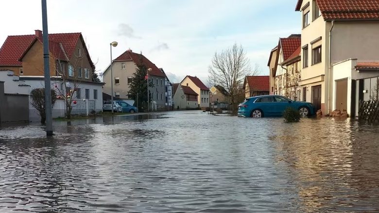 Shi gati pa pushim, në shumë rajone lumenjtë kanë dalë prej shtratit – kjo është situata e përmbytjeve në Gjermani