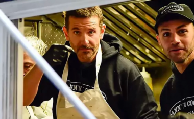 Gjest human nga Bradley Cooper – bën dhe shet sanduiçe për bamirësi