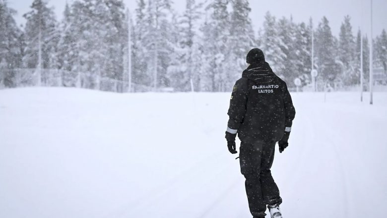 Finlanda do të mbyllë sërish të gjithë kufirin me Rusinë mes krizës së emigrantëve