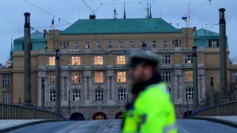 Njeriu që vrau 14 persona të enjten në Pragë të Çekisë ka lidhje me dy vrasje të ndodhura javën e kaluar?