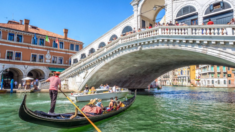Venecia me masa të reja për lehtësimin e turizmit masiv