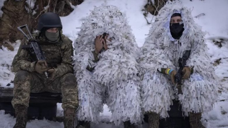 Vullnetarët rusë të ‘Batalioni Siberian’ luftojnë kundër vendit të tyre