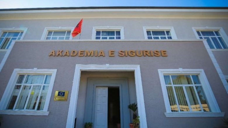 Arrestohet mjeku i Akademisë së Sigurisë në Tiranë, kërkonte 20 euro për një raport