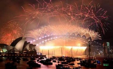 Australia e ka nisur vitin e ri me fishekzjarre spektakolare