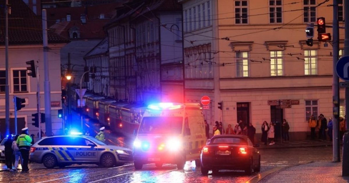 “Dikush u përpoq të hapte derën dhunshëm”: Një student përshkruan tmerrin e të shtënave në një universitet në Pragë të Çekisë, ku mbetën 14 të vdekur