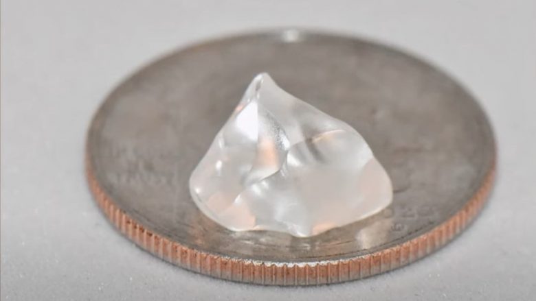 Amerikani gjen një diamant 4.87 karatësh në parkun e Arkansas