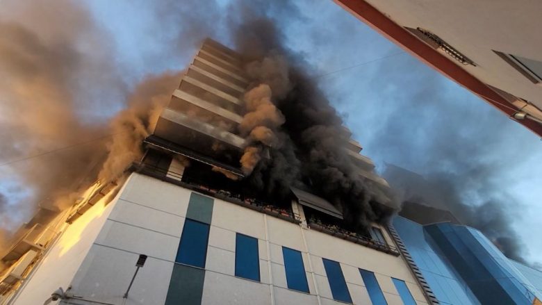 Si pasojë e zjarrit në Lushnje 40 qytetarë në spital, Balla: Rreziku nuk ka mbaruar