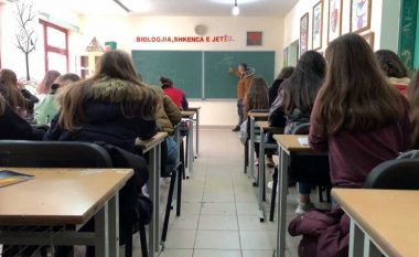 Raporti: 25% e nxënësve shqiptarë bullizohen, 31 % lënë orët