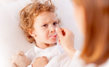 Fëmijët gjithnjë e më shumë nuk reagojnë ndaj antibiotikëve. Përse ndodh kështu dhe cilat janë alternativat?
