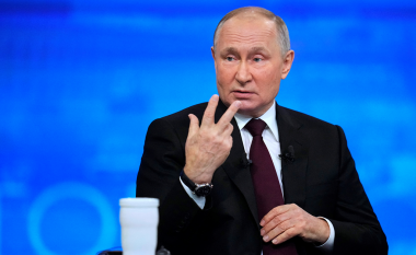 Pyetja e ‘sikletshme’ e gazetarit të New York Times, ajo për çmimet e vezëve dhe jo vetëm – pikat kryesore nga fjalimi vjetor i Putinit