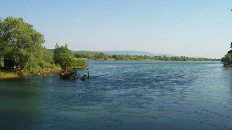 Ra në lumin Buna teksa po peshkonte, gjendet pas dy muajsh trupi i 65-vjeçarit nga Kosova