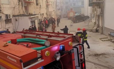 Situatë ‘lufte’ në Lushnje, zjarri në qendrën tregtare ngre në këmbë qytetin
