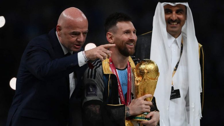 “Dua që ai të luajë edhe kur t’i ketë 47 vjet” – Infantino pret që Messi të jetë në aksion edhe në Kupën e Botës 2034