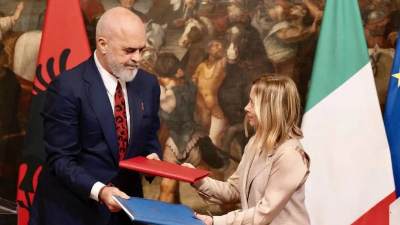 Marrëveshja Itali-Shqipëri për emigrantët, Gjykata Kushtetuese pezullon ratifikimin në Kuvend