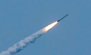 Raketa ruse hyri në hapësirën ajrore të Polonisë dhe qarkulloi për tre minuta – vjen reagimi i NATO-s