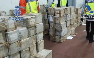 Konfiskimi i 11 tonëve kokainë në Spanjë, mes të arrestuarve edhe shqiptarë