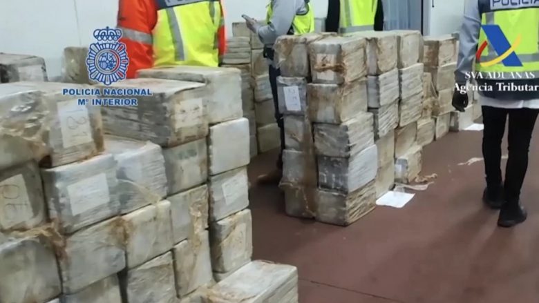 Konfiskimi i 11 tonëve kokainë në Spanjë, mes të arrestuarve edhe shqiptarë