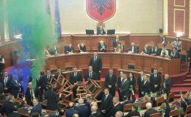 Miratohet mes kaosit dhe në kohë rekord Buxheti 2024 në Kuvendin e Shqipërisë