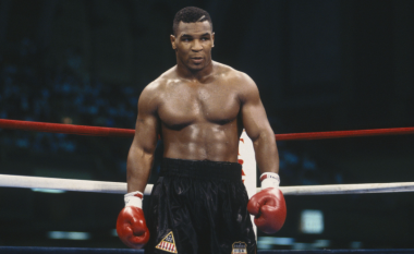 Mike Tyson emëron boksierin e vetëm që mund t’u bënte ballë grushteve të tij