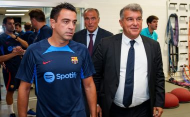 Presidenti Laporta ndërhyn në vendimet e menaxherëve, dobësohet pozicioni i Xavit te Barcelona
