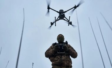 Gjenerali i pensionuar tajvanez: Ngadalë po mësojmë nga ukrainasit, çelësi i mbrojtjes nuk është në aeroplanë – por në dronë