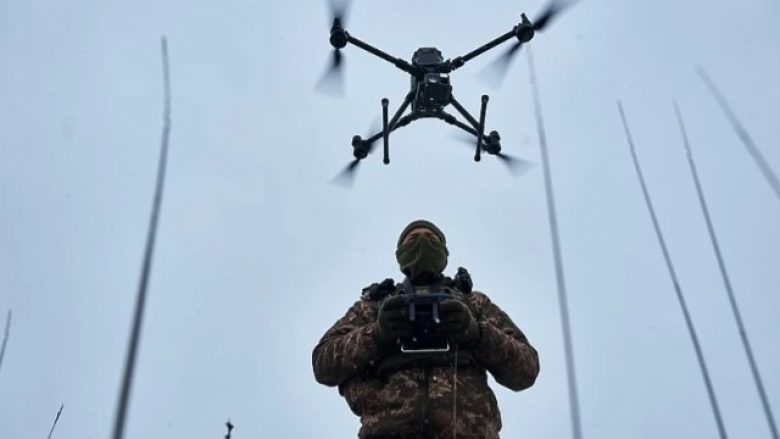 Gjenerali i pensionuar tajvanez: Ngadalë po mësojmë nga ukrainasit, çelësi i mbrojtjes nuk është në aeroplanë – por në dronë