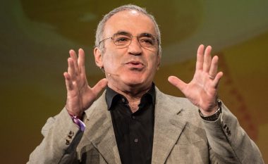 Kasparov mesazh për Vuçiqin dhe Orbanin: Ju përgëzoj që iu bashkuat diktatorëve të Kinës, Kubës e Sirisë për listën e dëshirave për Putinin
