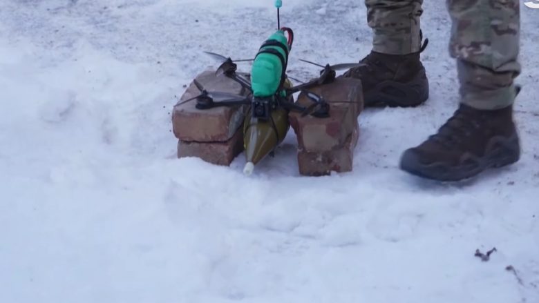 Brenda njësisë ukrainase, që armën kryesore e kanë dronin – me këto fluturake po i shkaktojnë humbje të mëdha rusëve