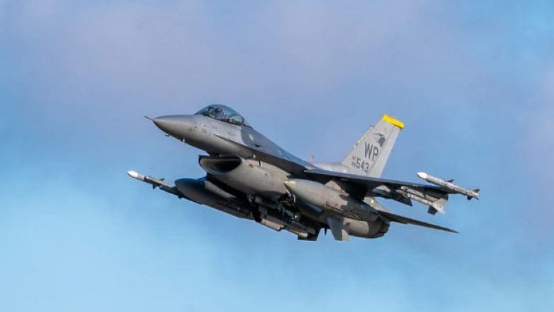 Aeroplani luftarak F-16 i ushtrisë amerikane rrëzohet në Korenë e Jugut, piloti arrin të katapultohet
