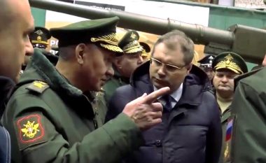 “Dëgjoni djema, ndaloni së mashtruari”, ministri rus i Mbrojtjes filmohet duke kritikuar menaxhmentin e fabrikës së municionit