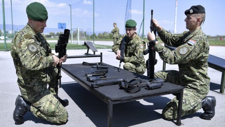 Kroacia me shërbim të detyrueshëm ushtarak njëmujor