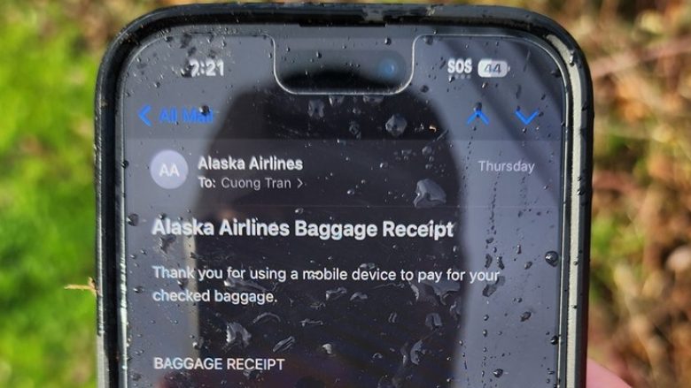 Në skaj të një rruge në SHBA gjeti iPhone që ende punonte, besohet se ka rënë nga aeroplani i Alaska Airlines nga 4.900 metra lartësi
