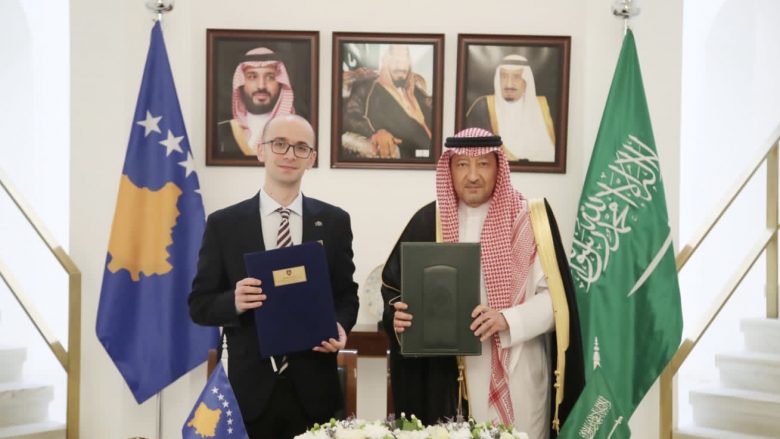 Arabia Saudite heq vizat për ata që kanë pasaporta diplomatike dhe zyrtare