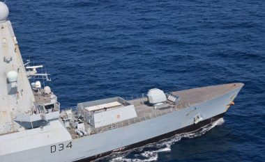 Anija e marinës britanike rrëzon dronin e Houthive