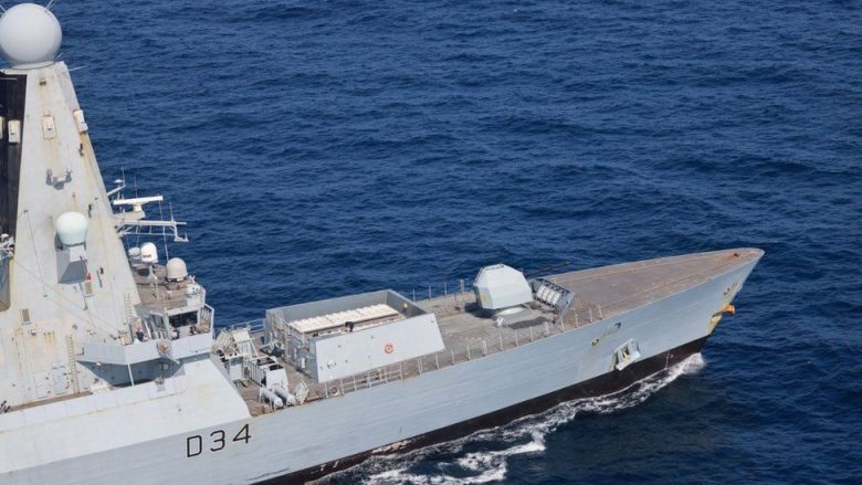 Anija e marinës britanike rrëzon dronin e Houthive