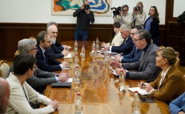 “Çdo fjalë formale do të ishte e tepërt”, Vuçiq takoi ambasadorët e shteteve të QUINT-it, por nuk deklarohet për media