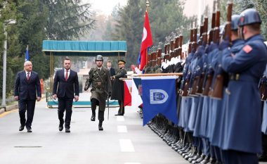 Nënshkruhet marrëveshje ushtarake kornizë me Turqinë