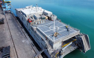 Anija e Forcave Detare të Shteteve të Bashkuara Trenton mbërriti në Durrës