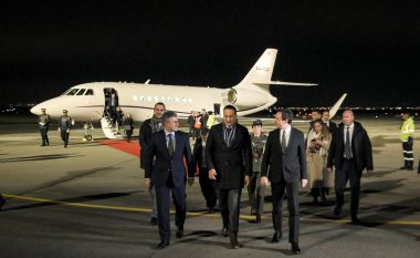 Kurti pret në aeroport Varadkar – kryeministrin e parë irlandez që viziton Kosovën