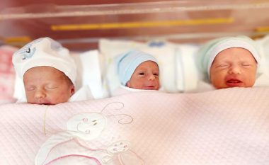 Lindin trinjakë në maternitetin “Mbretëresha Geraldinë” në Tiranë, Ministrja Koçiu: Foshnjat gëzojnë shëndet të plotë
